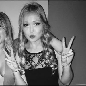 Meet your Posher, Lara